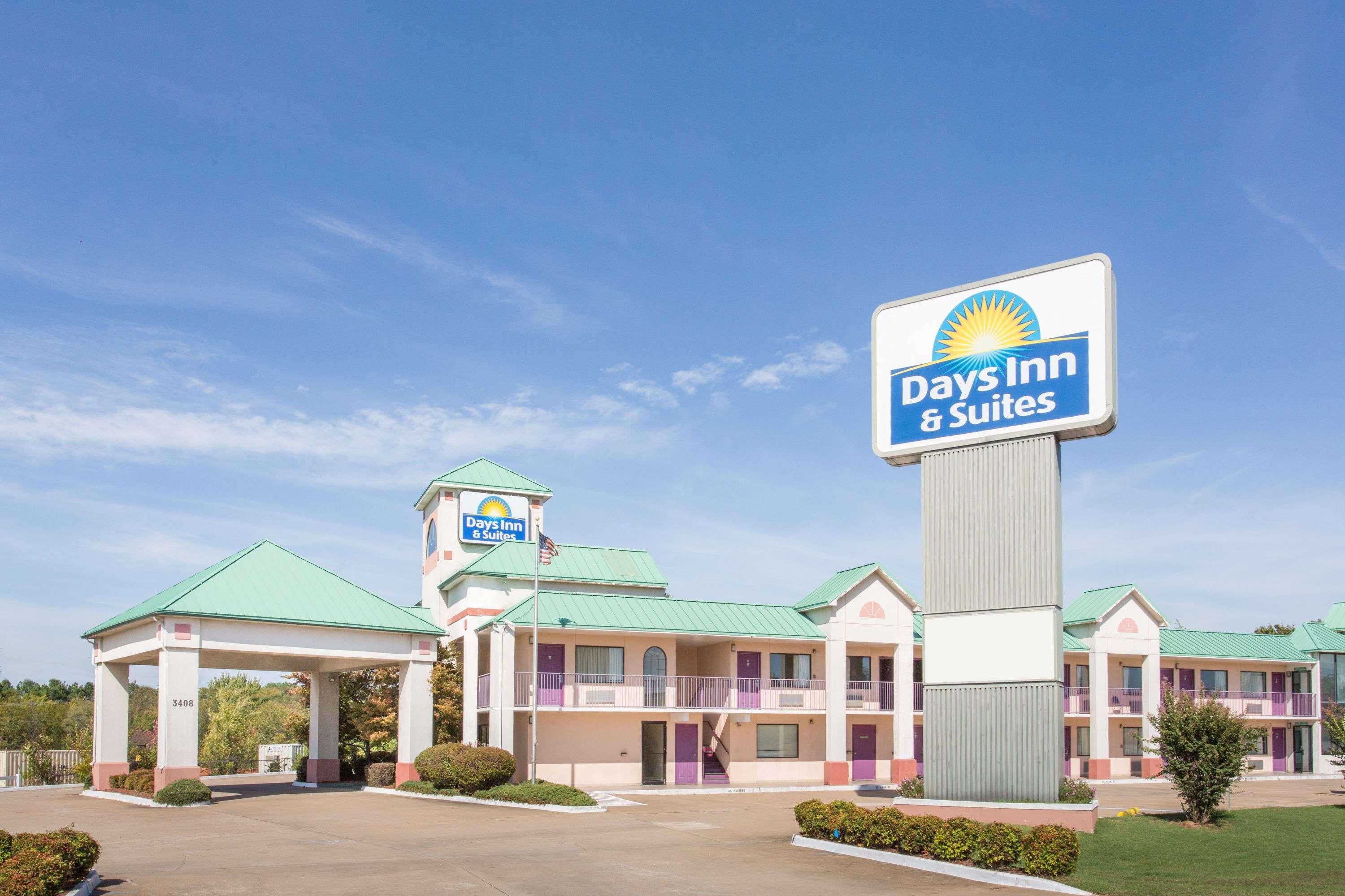 Days Inn & Suites By Wyndham Bentonville Exterior foto